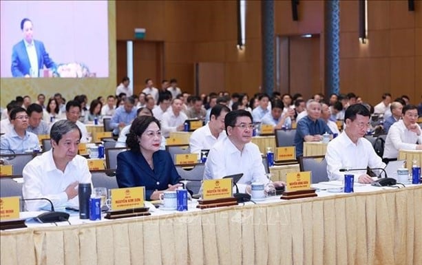 Hoàn thiện thể chế, thu hút nhân tài về KHCN, phát triển hạ tầng số là ưu tiên trong 6 tháng cuối năm 2025 - Ảnh 4.