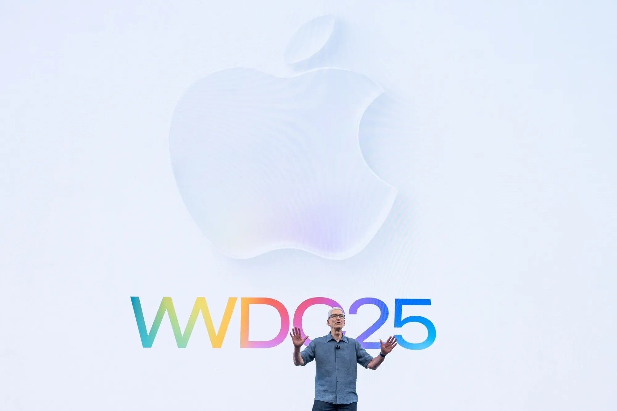 Apple Intelligence la gi,  Apple WWDC 2025,  tri tue nhan tao,  doanh thu Apple,  co phieu Apple anh 2