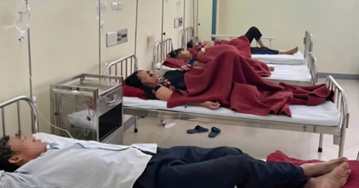 Intoxicación alimentaria tras la cena de aniversario de fallecimiento en Hue: 10 pacientes más en urgencias