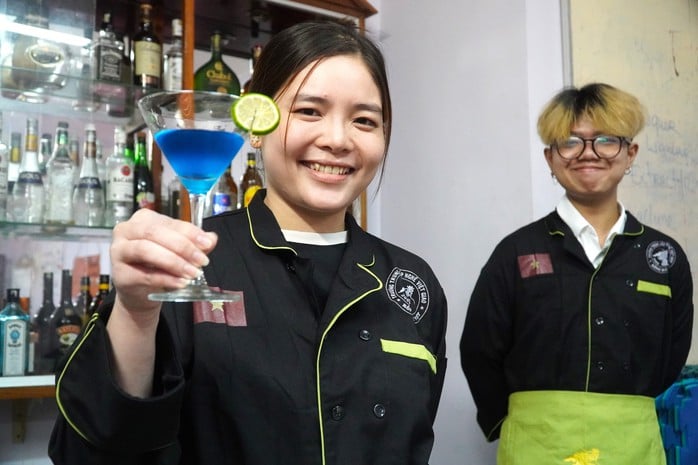 Học nghề ngắn hạn bội thu ở nhiều ngành "hot"- Ảnh 2.