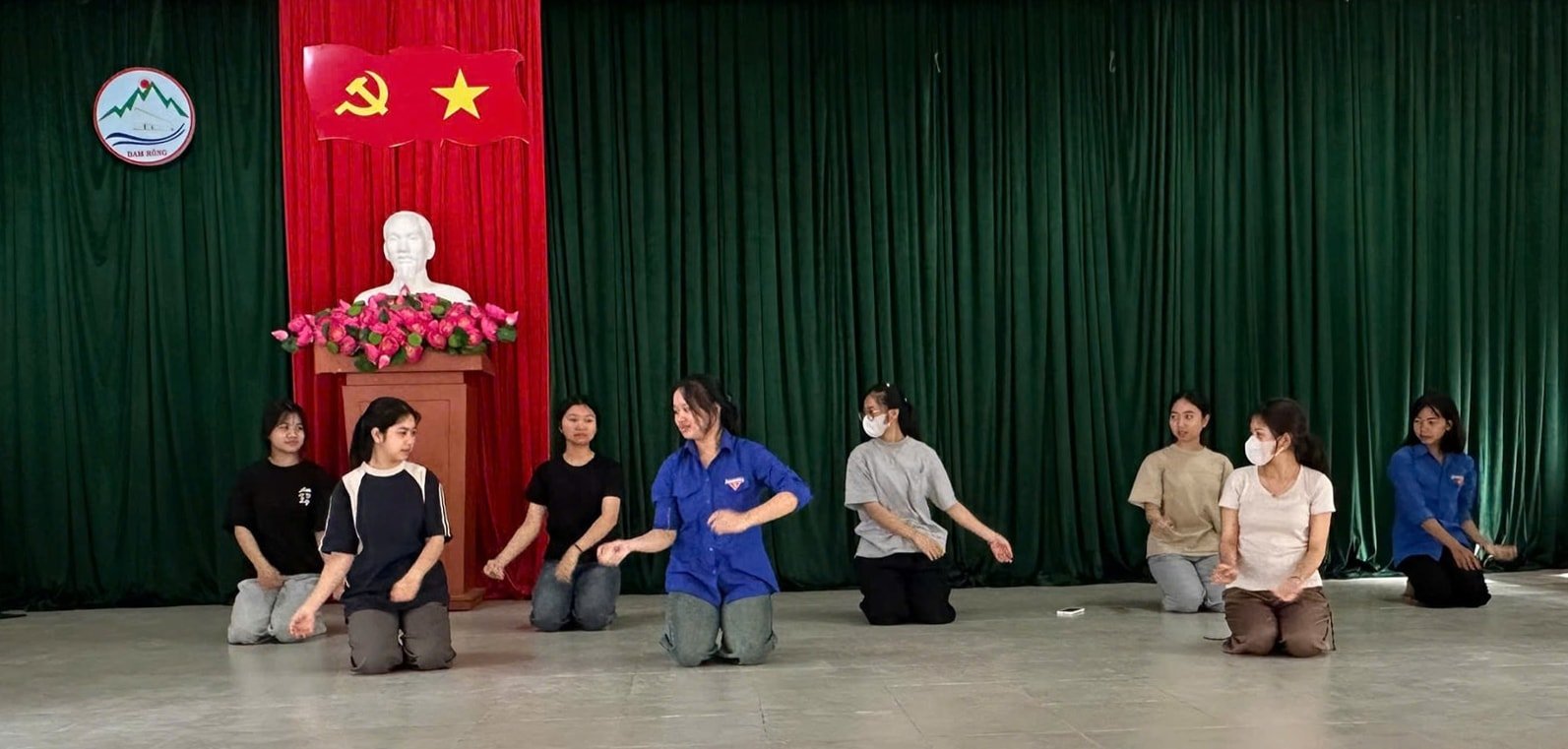 2.1-doan-vien-tap-luyen-tiet-muc-van-nghe-phuc-vu-dai-hoi(1).jpg