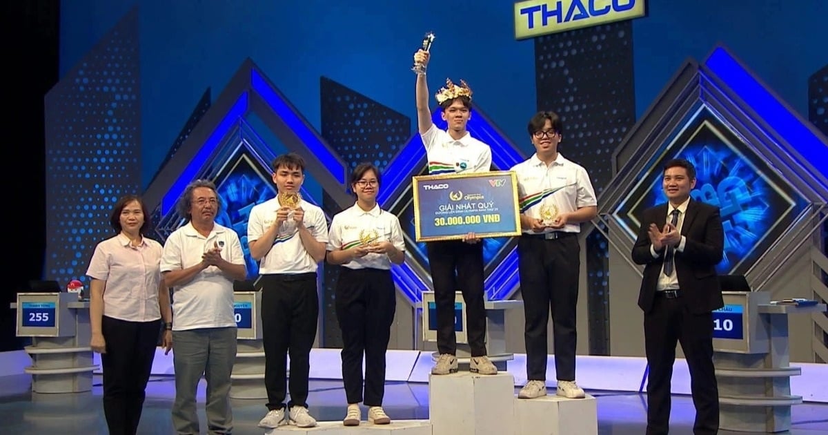 Nam sinh chuyên sinh mang cầu truyền hình Olympia 2025 về Khánh Hoà