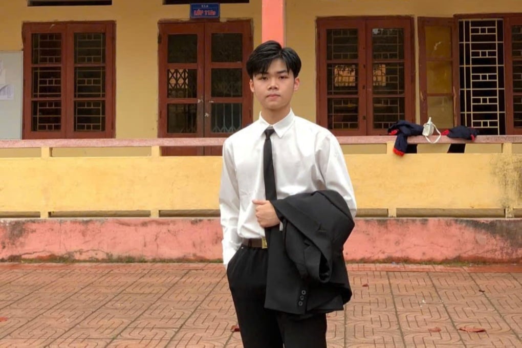 Thủ khoa A00 tỉnh Thanh Hóa: Dùng AI để tra cứu lý thuyết - 1