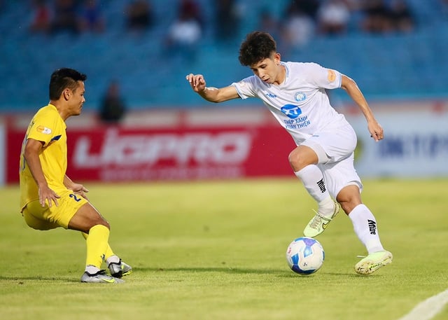 Cuộc chạy đua mua sắm 'sao' của các đại gia V-League- Ảnh 2.