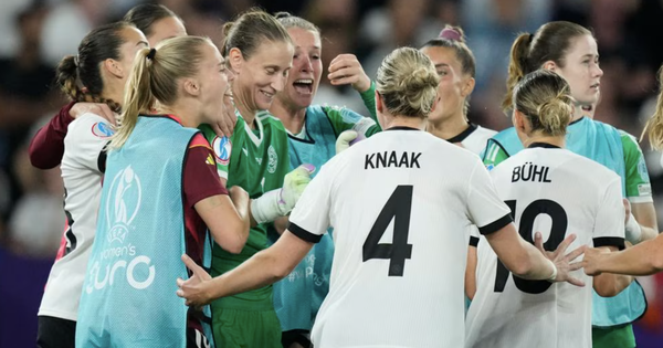 Euro 2025: 10 tuyển thủ Đức ngược dòng nghẹt thở, hạ Pháp vào bán kết