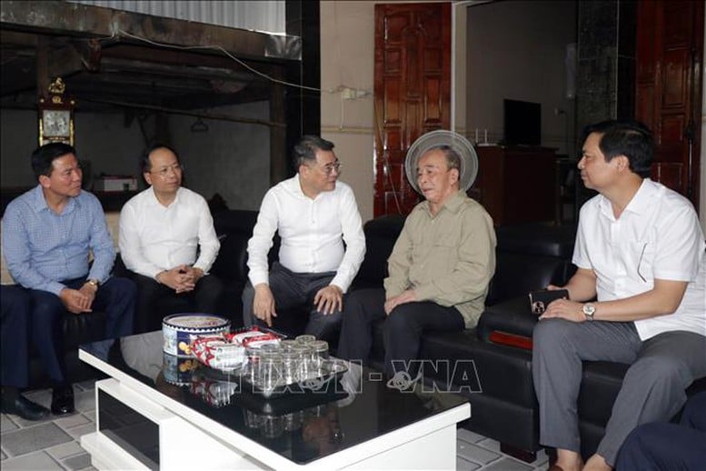 Đoàn công tác của Trung ương thăm gia đình chính sách, người có công với cách mạng tại Hà Tĩnh, Đắk Lắk- Ảnh 4.