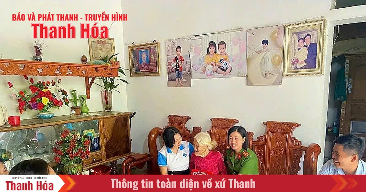 Thăm, tặng quà Mẹ Việt Nam Anh hùng, người có công với cách mạng