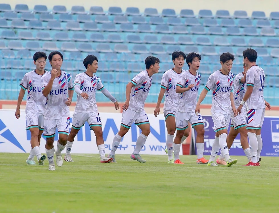 Tân binh Ninh Bình FC buộc đội tuyển Sinh viên Hàn Quốc phải chia điểm- Ảnh 3.