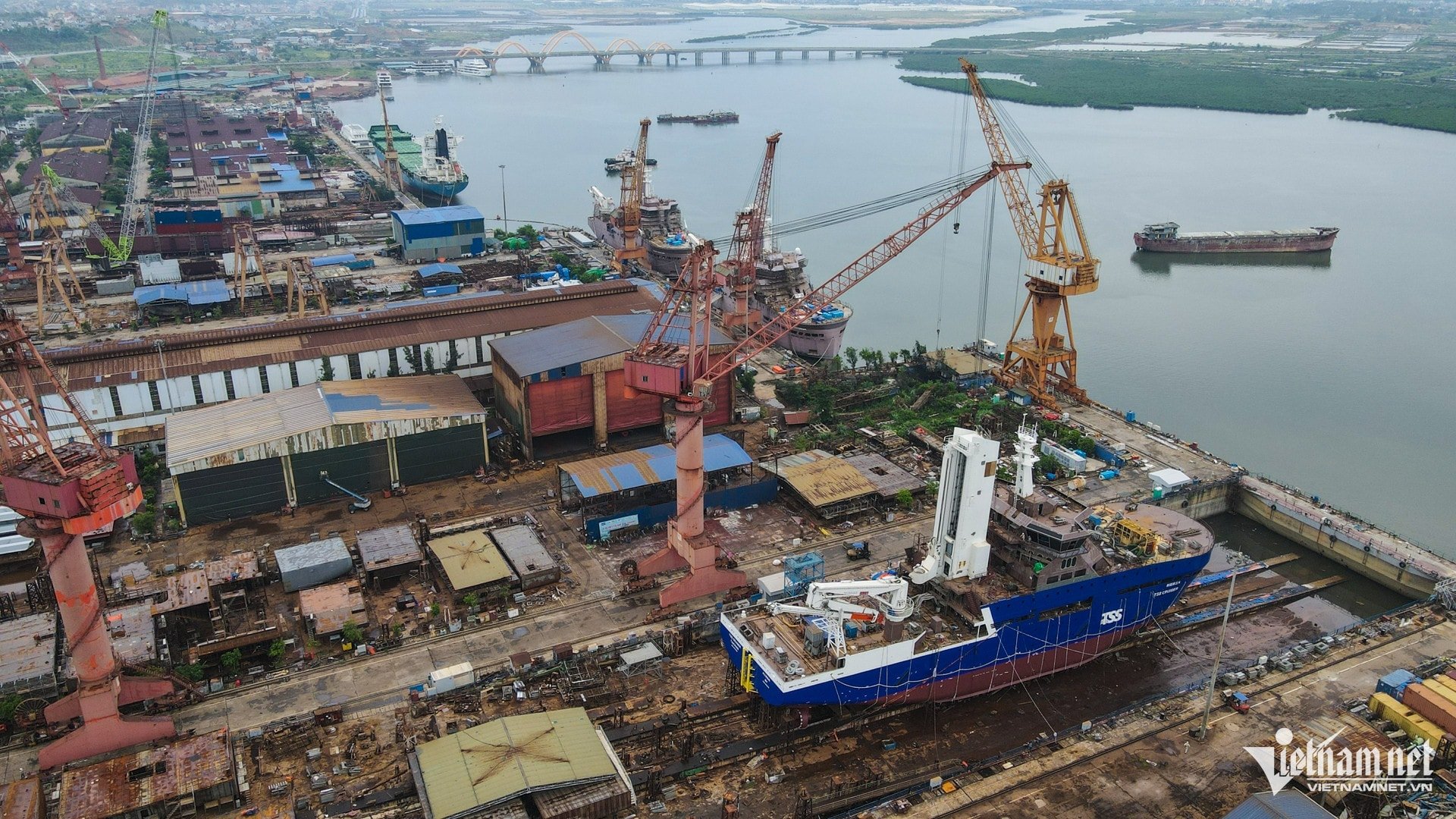 W-Lat tau Ha Long 4.jpg
