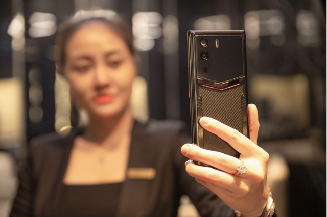 Khám phá mẫu Vertu bán chạy nhất Việt Nam nửa đầu năm 2023 - Ảnh 2.
