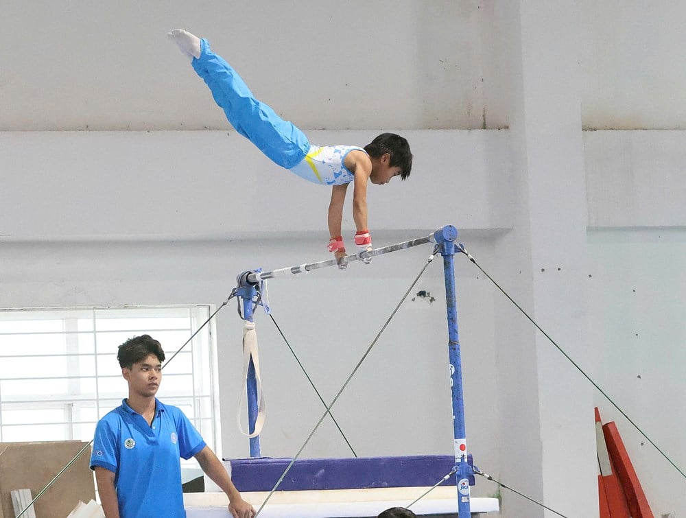 Closing the 2025 National Gymnastics Age Group Championship: Ho Chi Minh City won the overall team - photo 5