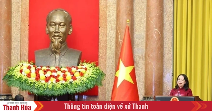 Meeting with delegates participating in the 6th Global Forum of Young Vietnamese Intellectuals