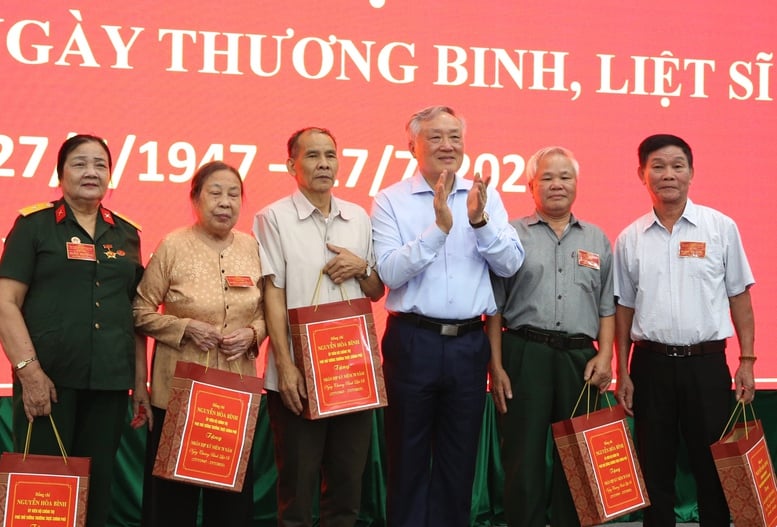 Đảng và Nhà nước luôn dành sự quan tâm đặc biệt trong chăm lo cho người có công, gia đình chính sách- Ảnh 4.