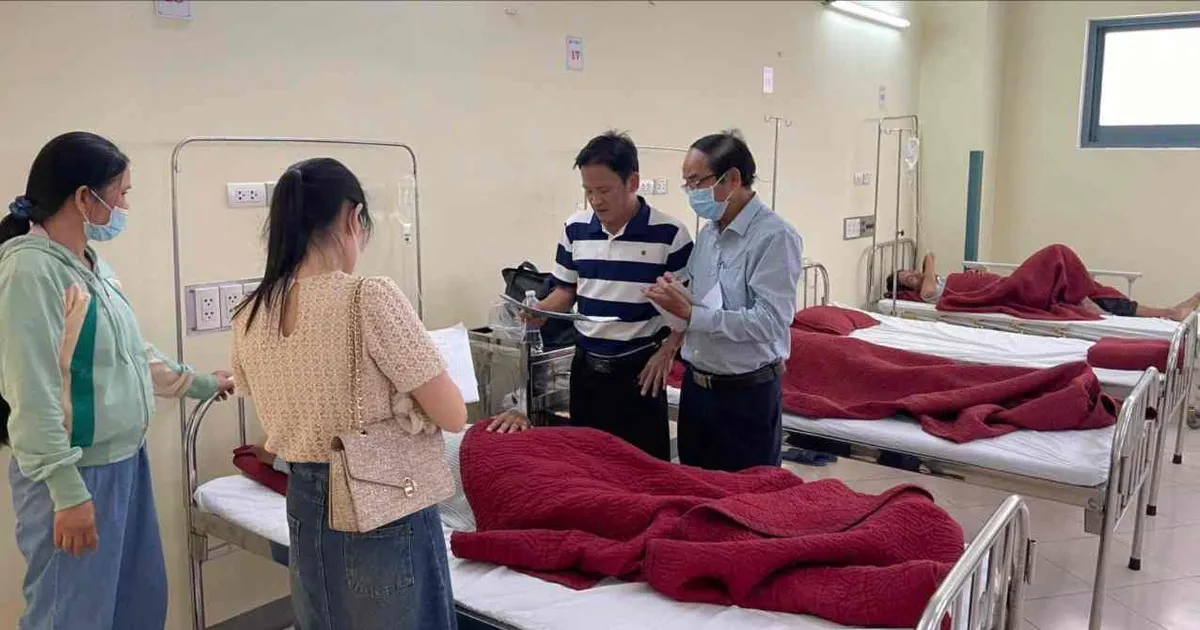 Vụ ngộ độc thực phẩm sau khi ăn giỗ ở Huế: Yêu cầu nhà hàng nấu ăn tạm dừng hoạt động
