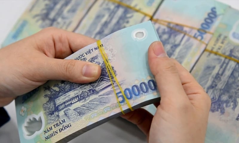 зарплата,недостаточная,площадь,10425244,17552621.jpg