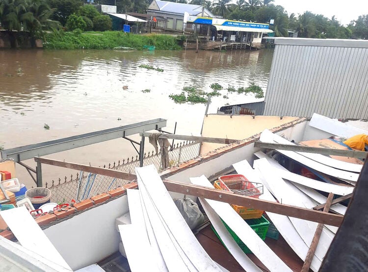 អានយ៉ាង៖ ភ្លៀង​និង​ខ្យល់​ព្យុះ​បណ្តាល​ឱ្យ​បាក់​រលំ​ផ្ទះ​៩៩​ខ្នង