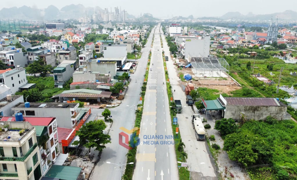 Các tuyến đường giao thông được nâng cấp, mở rộng; hệ thống điện chiếu sáng, cây xanh, thoát nước... được đầu tư đồng bộ, góp phần làm thay đổi rõ nét diện mạo đô thị và nâng cao chất lượng sống của người dân.
