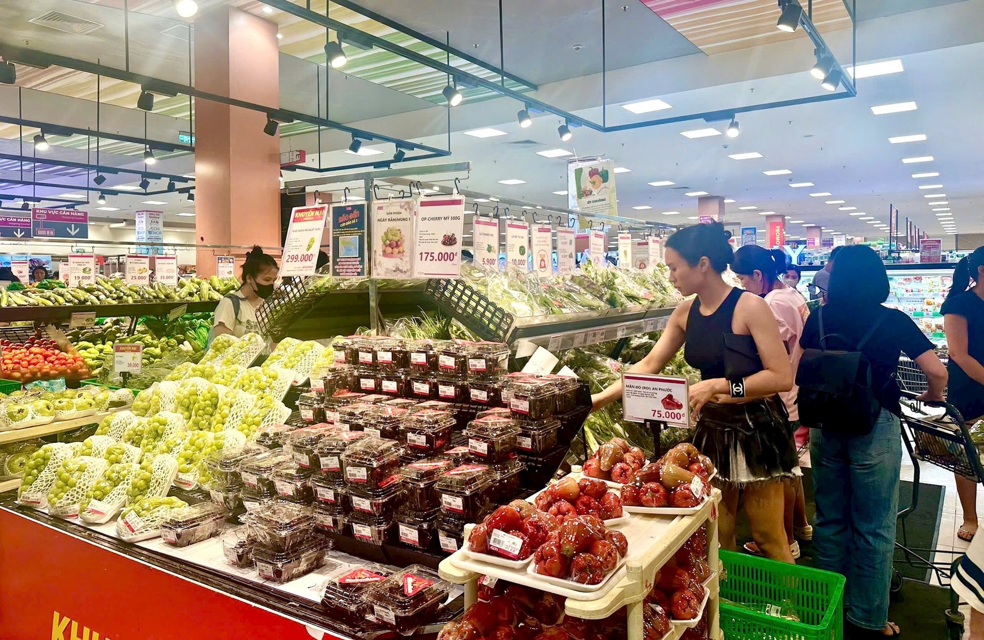 gen-h-turnaround-at-aeon-always-supplying-flowers-and-food.jpg