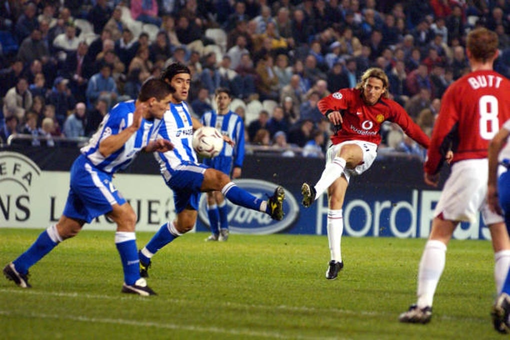 Huyền thoại Diego Forlan đi dạo Hồ Gươm, chia sẻ bí quyết thành công - 2
