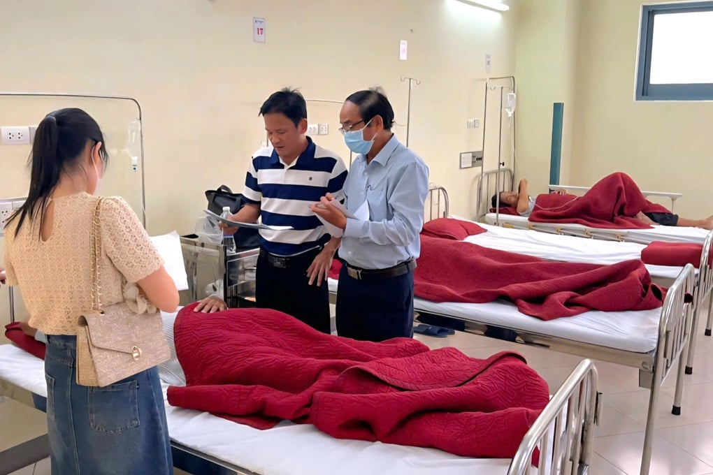 Vụ nghi ngộ độc thực phẩm sau đám giỗ ở Huế: Số ca bệnh tiếp tục gia tăng - 1