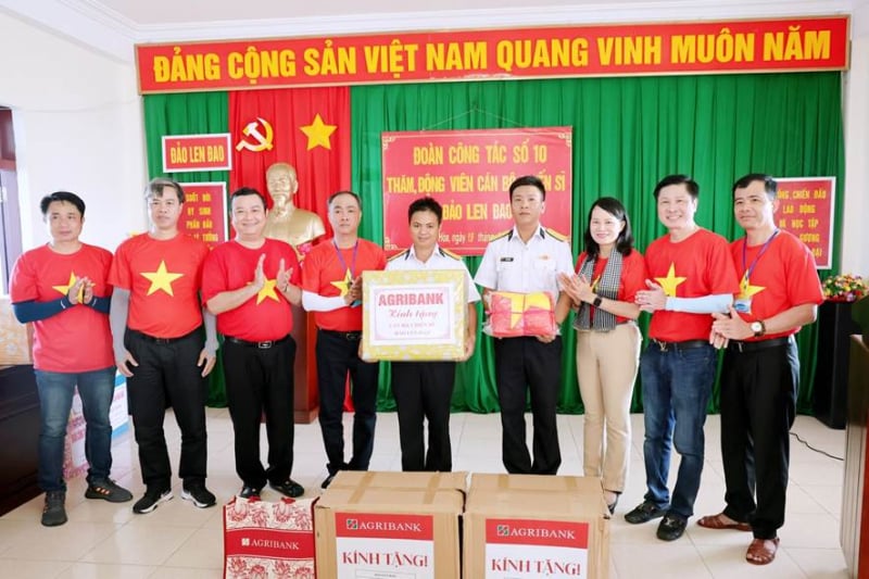 Agribank phát huy vai trò “Ngân hàng vì cộng đồng”, hướng tới an sinh xã hội toàn diện -0