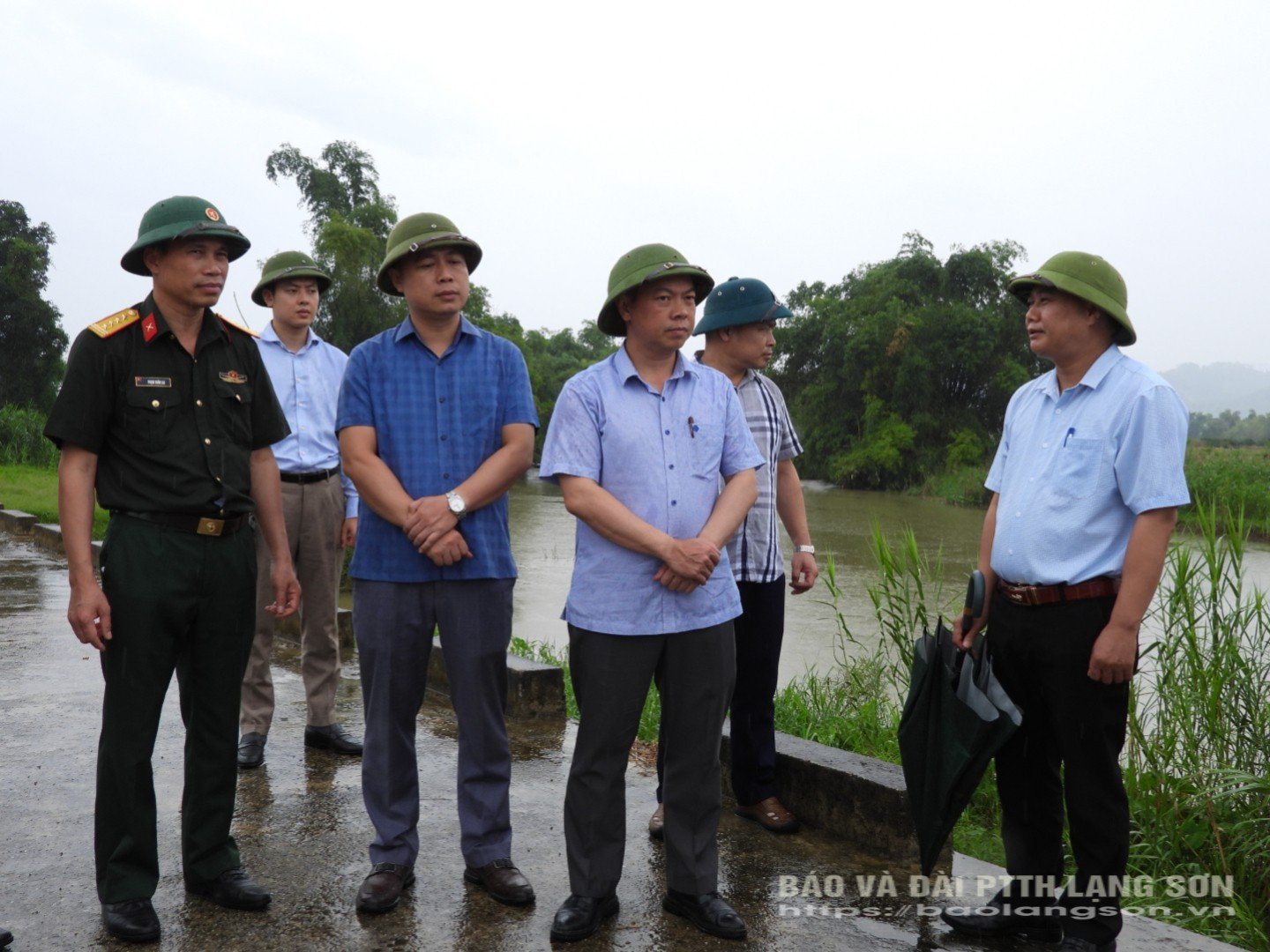 The Vice Chairman of the Provincial People's Committee inspected the flooded area in Trang Dinh commune (formerly Hung Son commune).