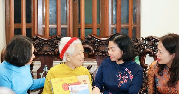 សមមិត្ត Nguyen Thi Tuyen ឧទ្ទិសកុសលផលបុណ្យនៅទីក្រុងហាណូយ