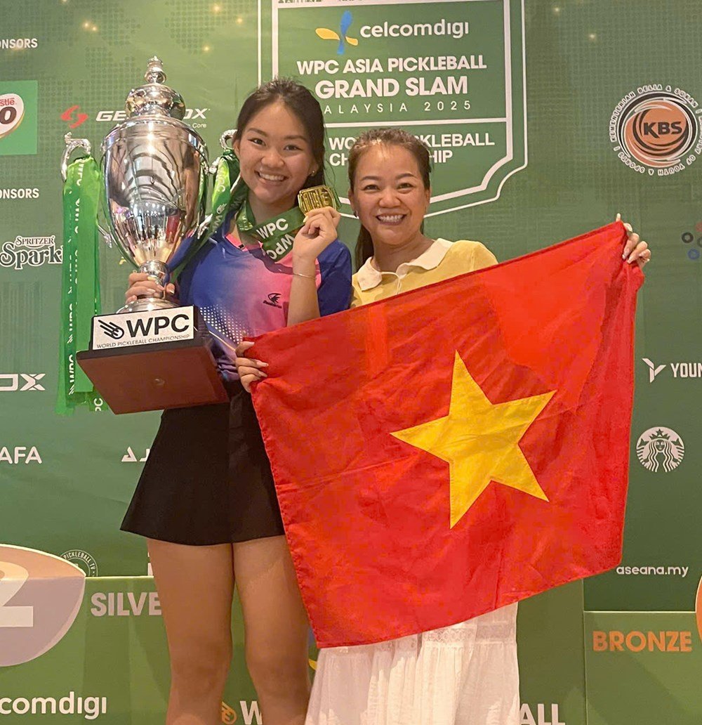 Tài năng 17 tuổi Jolie Lam vô địch World Pickleball Championship 2025