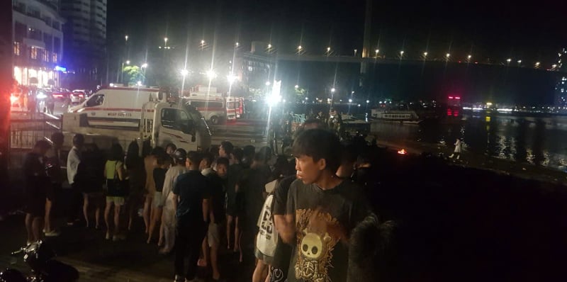 Thân nhân du khách chưa tìm thấy dầm mình trong đêm lạnh ngóng tin -0