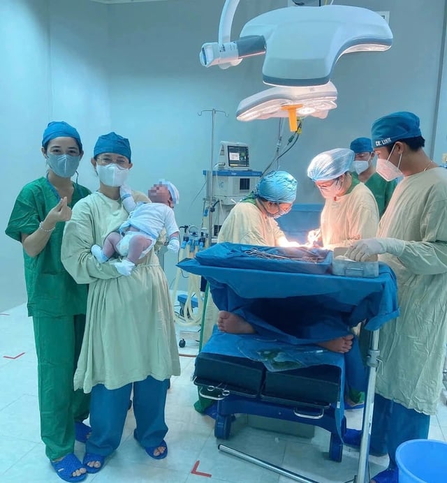 Bé trai nặng gần 6 kg chào đời an toàn tại Cà Mau- Ảnh 3.