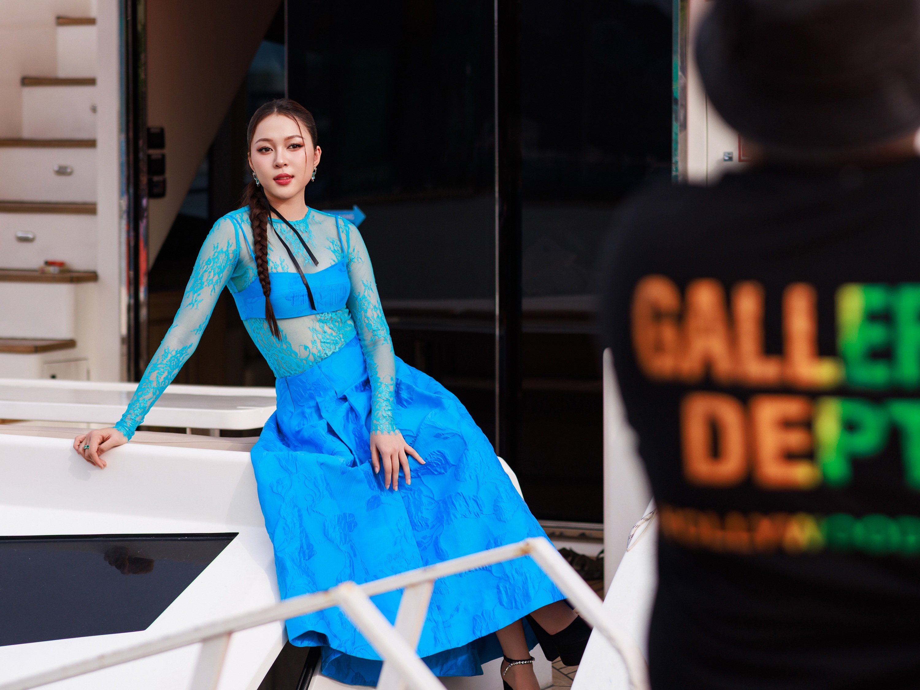 Thanh Lam và chồng bác sĩ sánh đôi dự show thời trang bên bờ sông Hàn - 14