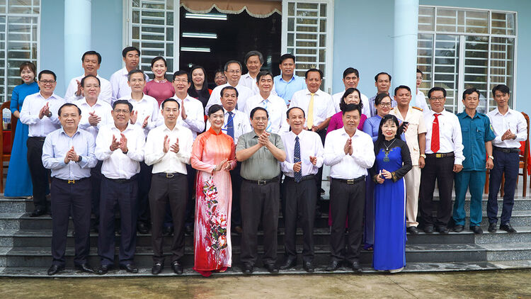 នាយករដ្ឋមន្ត្រី Pham Minh Chinh៖ អាជ្ញាធរមូលដ្ឋានទាំង២ថ្នាក់ សកម្ម និងសកម្មបម្រើប្រជាជន