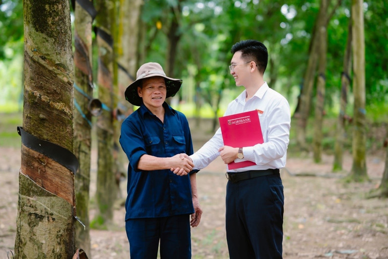 Agribank đồng hành cùng hộ kinh doanh chuyển đổi thành doanh nghiệp “Chuyển đổi bứt phá-Nâng tầm doanh nghiệp”