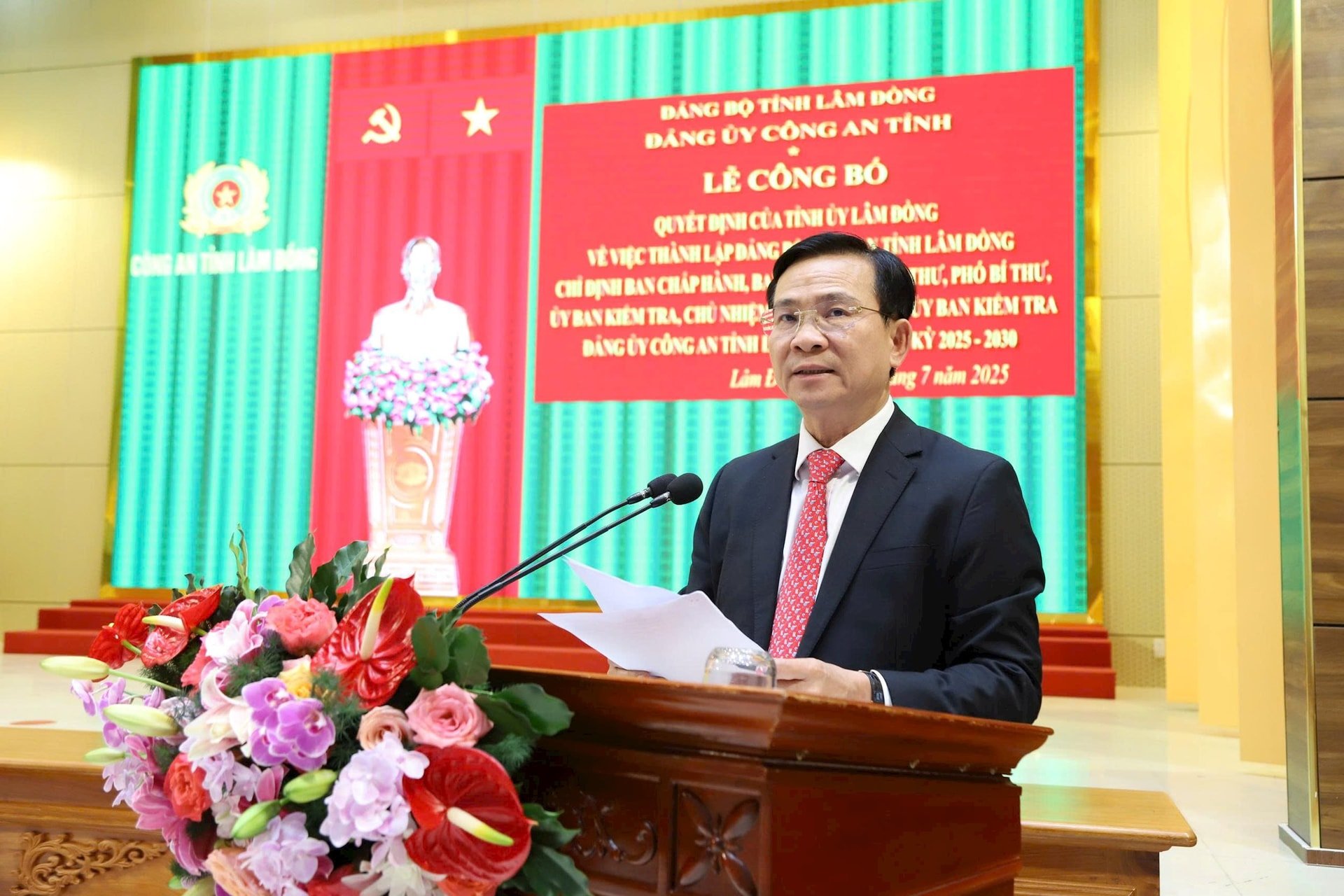 Đồng chí Hồ Văn Mười – Phó Bí thư Tỉnh ủy, Chủ tịch UBND tỉnh phát biểu chỉ đạo