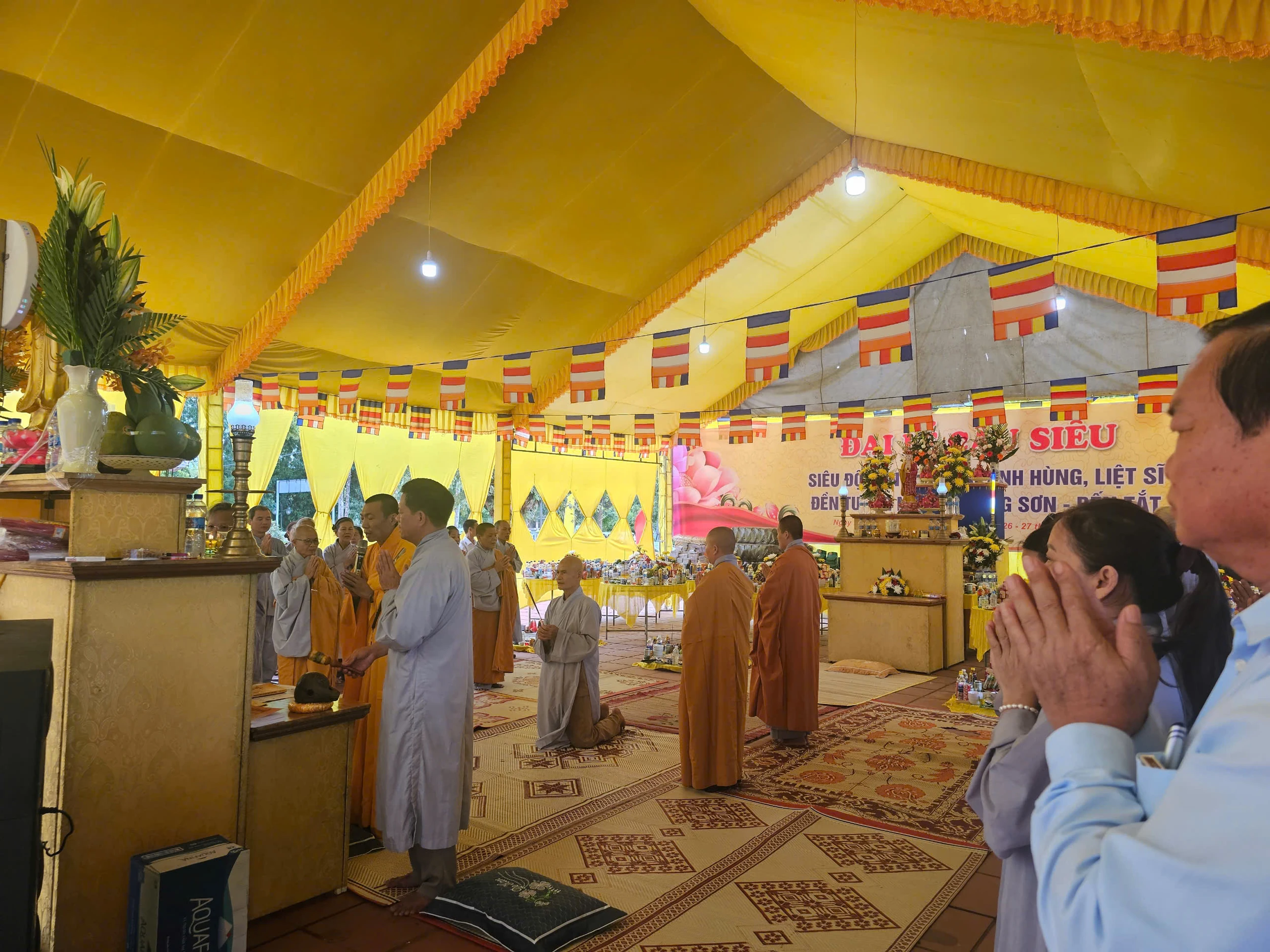 Cầu siêu tri ân các anh hùng liệt sĩ tại Đền tưởng niệm liệt sĩ Trường Sơn - Bến Tắt