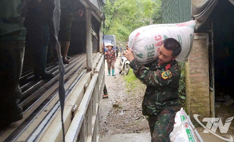 Thanh Mai urgently evacuated 7 households from areas at high risk of landslides.