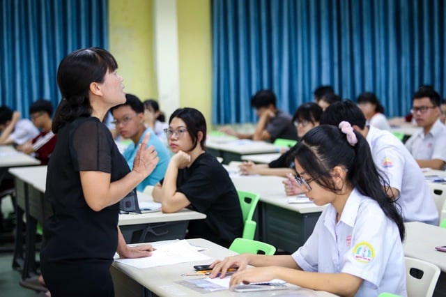 Điểm sàn xét tuyển khác gì với điểm chuẩn trúng tuyển? - Ảnh 1.