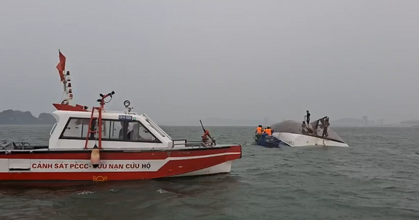 Versicherung ermittelt Schaden und zahlt Entschädigung für gekentertes Schiff in der Green Bay 58