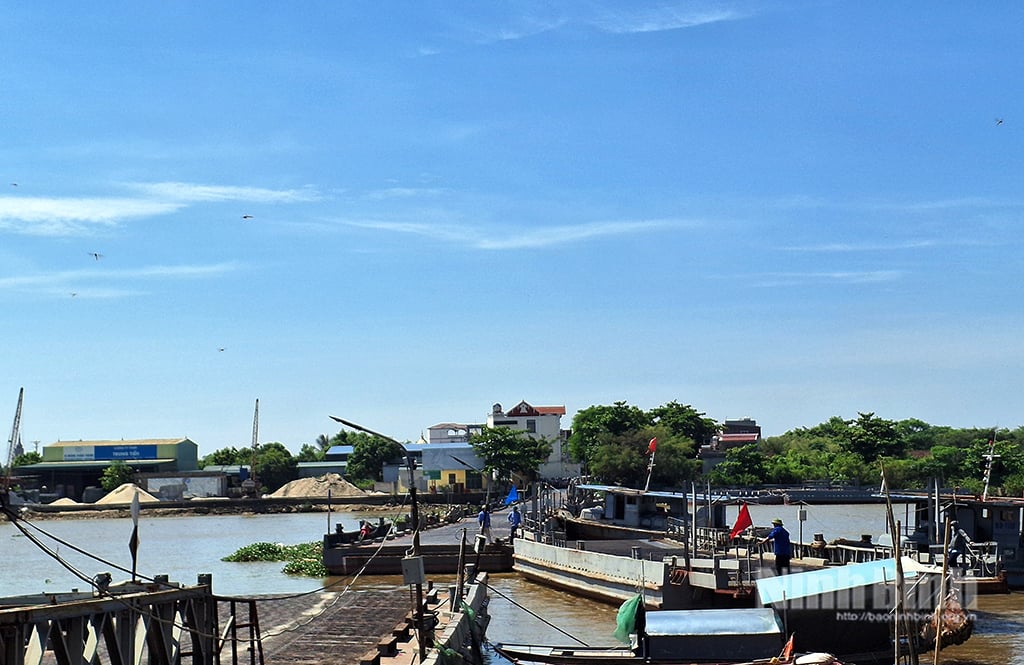 Cầu phao Ninh Cường rừng hoạt động từ 9 giờ ngày 21/7/2025 để chủ động phòng, chống bão số 3.