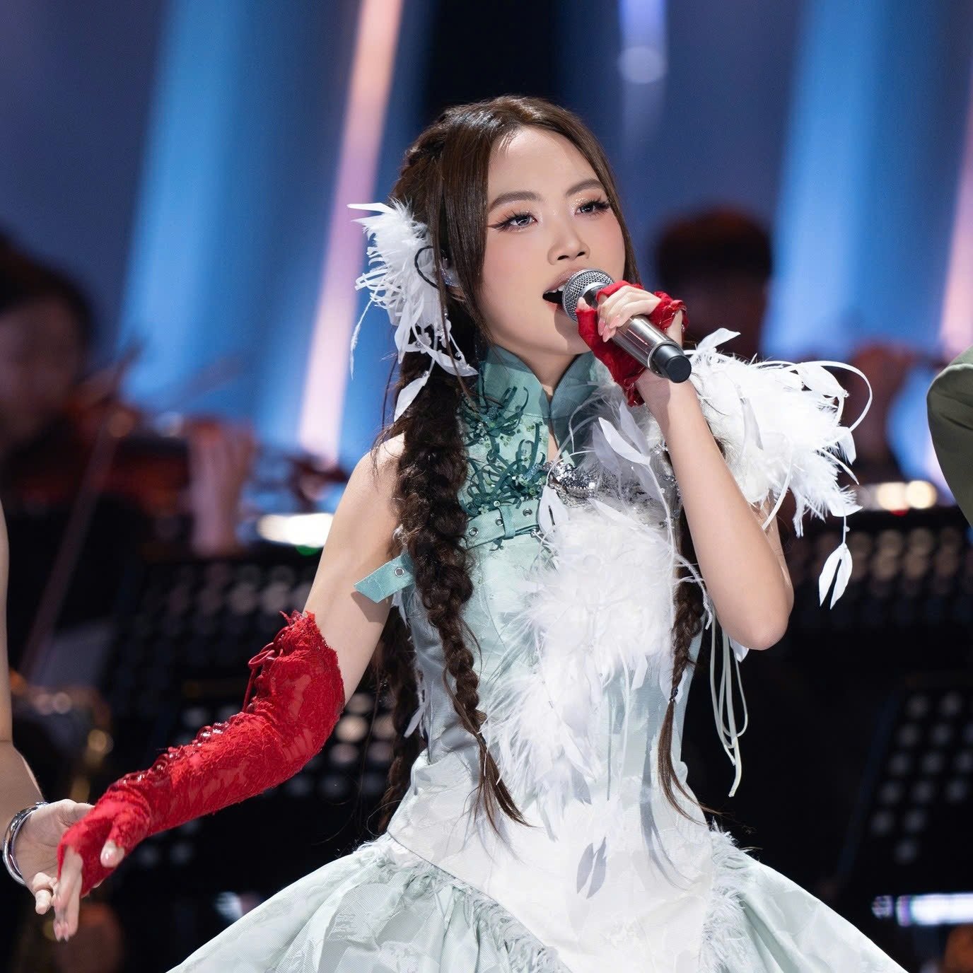 Cơn sốt Phương Mỹ Chi ở Sing! Asia: Khi sản phẩm Việt tạo xu hướng thế giới - 3