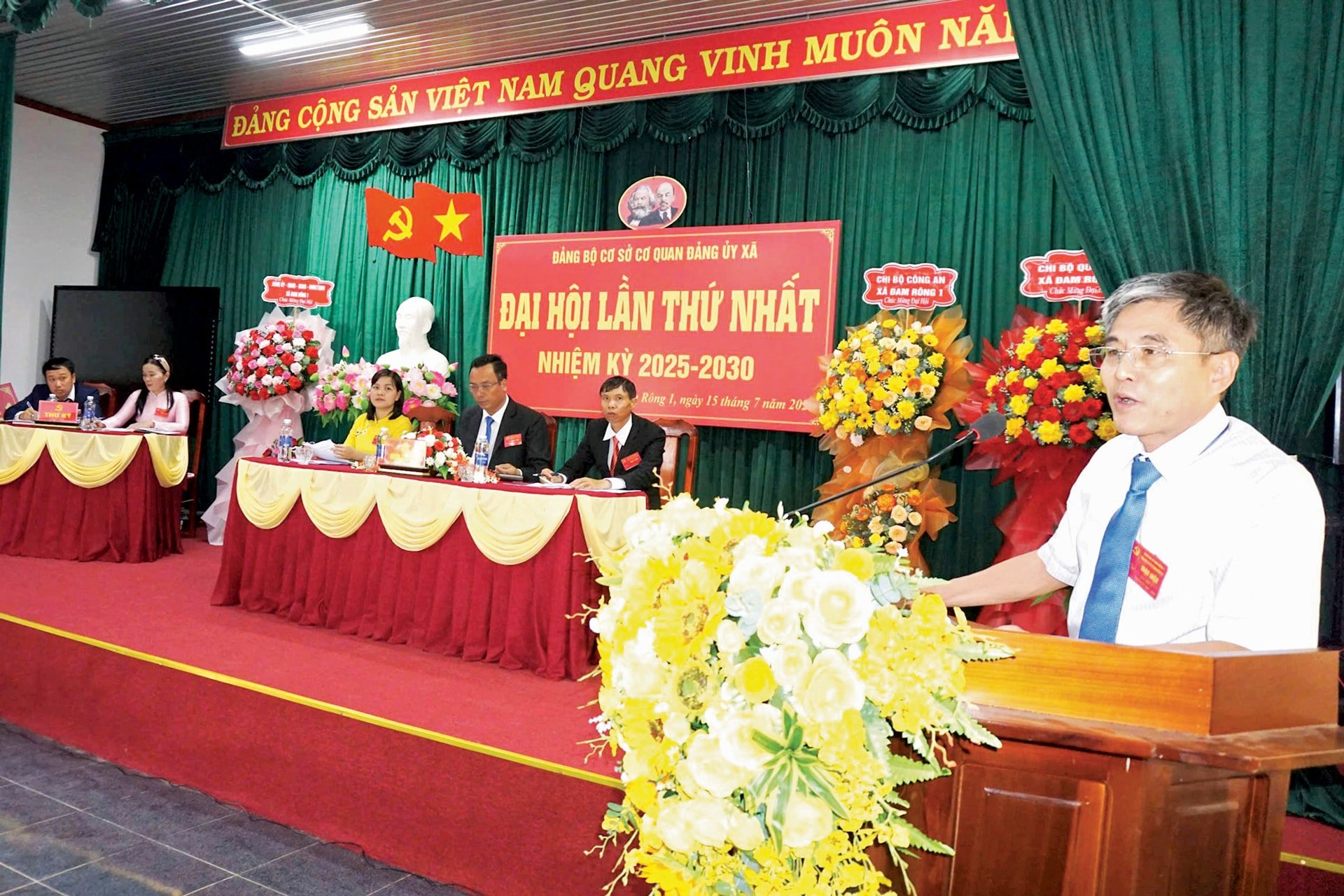 t4a-m.jpg