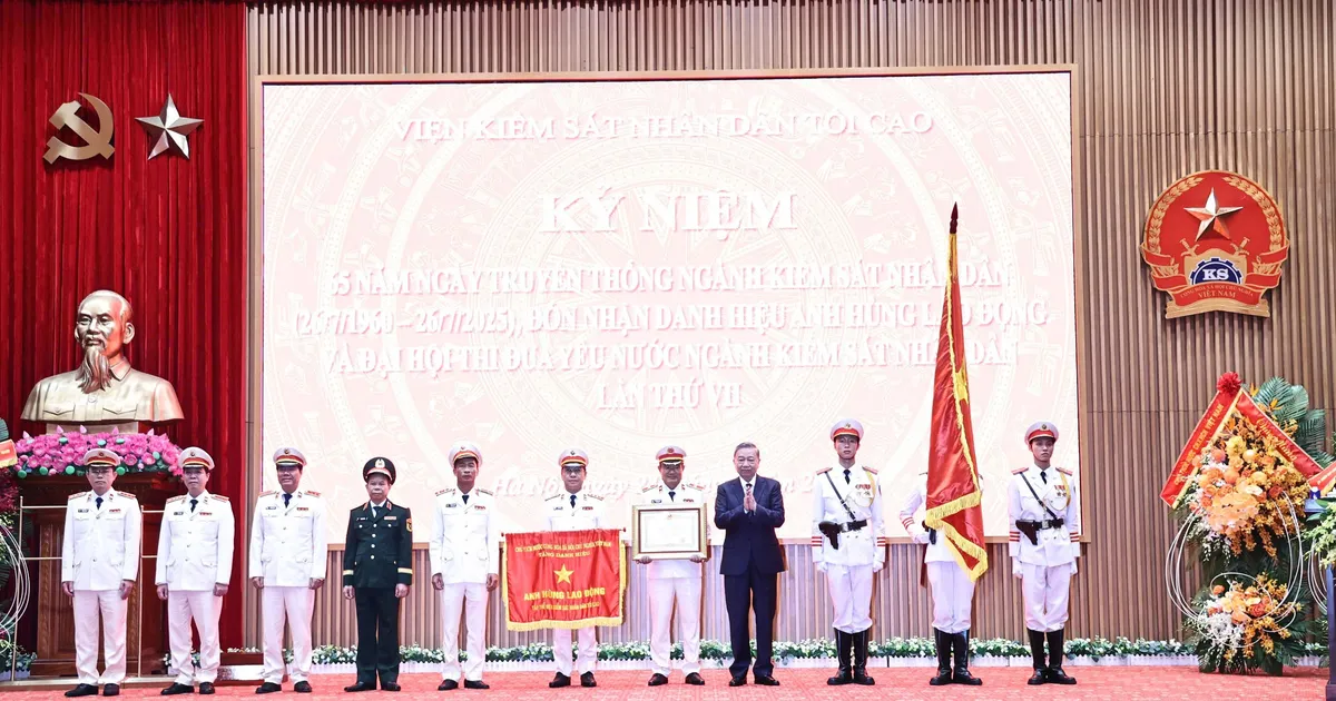 Viện Kiểm sát nhân dân tối cao đón nhận danh hiệu Anh hùng lao động