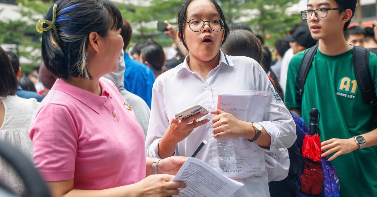 Phụ huynh buồn vì con… 'lỡ' đậu trường công'