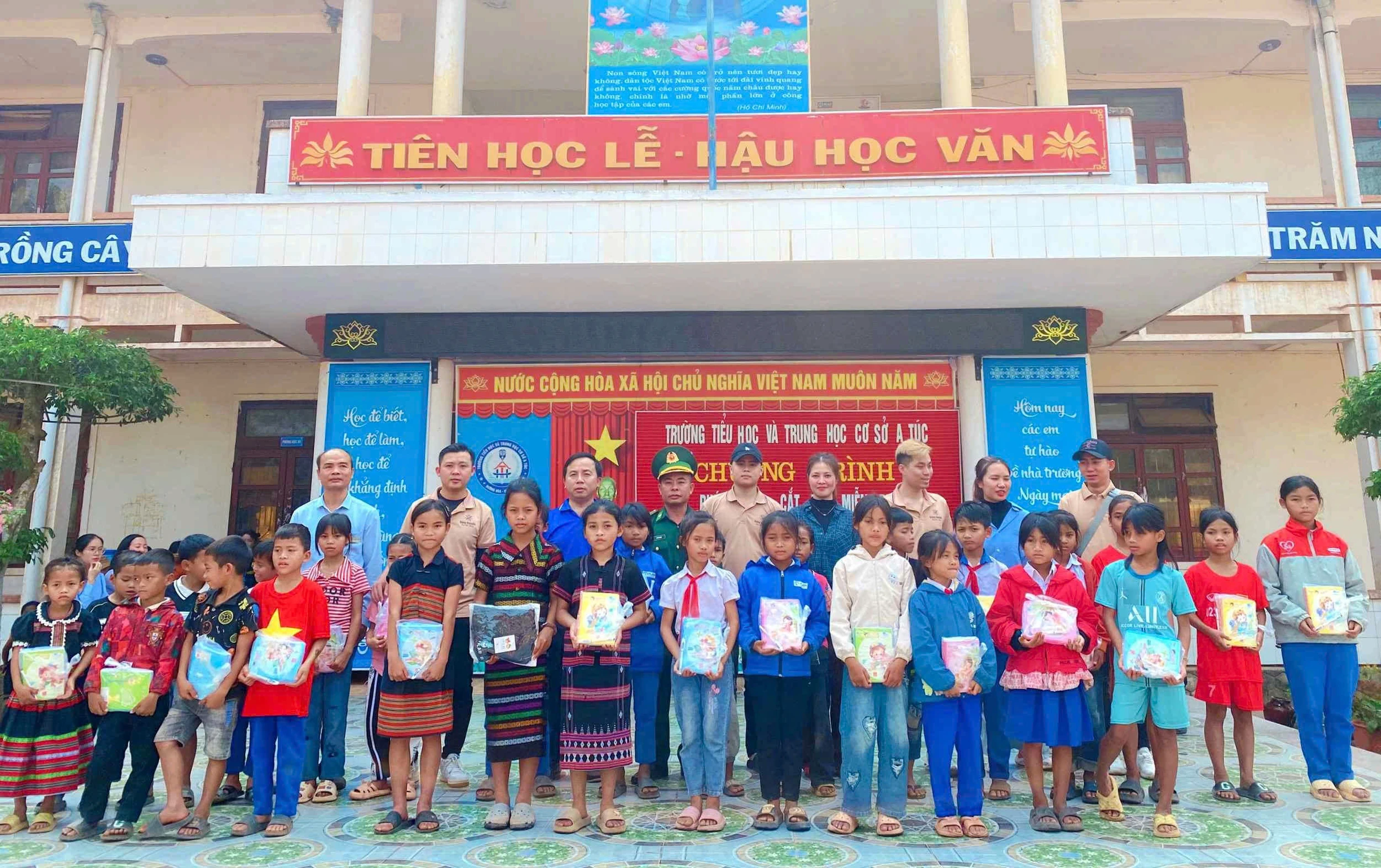 5 năm cắt tóc miễn phí cho người nghèo
