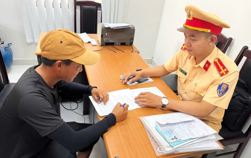  Khánh Hòa kiên quyết ngăn chặn tàu du lịch rời bến khi chưa đảm bảo các điều kiện theo quy định -0