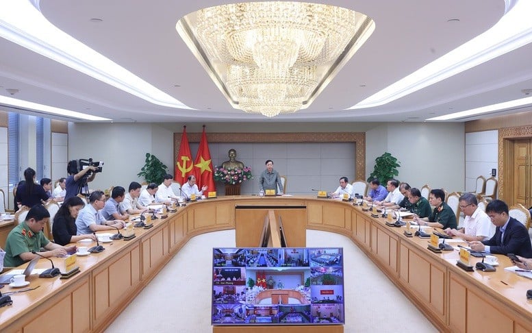 Phó Thủ tướng yêu cầu các địa phương xác định rõ khu vực đặc biệt xung yếu, những công trình có nguy cơ cao, dựa trên bản đồ cảnh báo sạt lở, lũ ống, lũ quét - Ảnh: VGP/MK