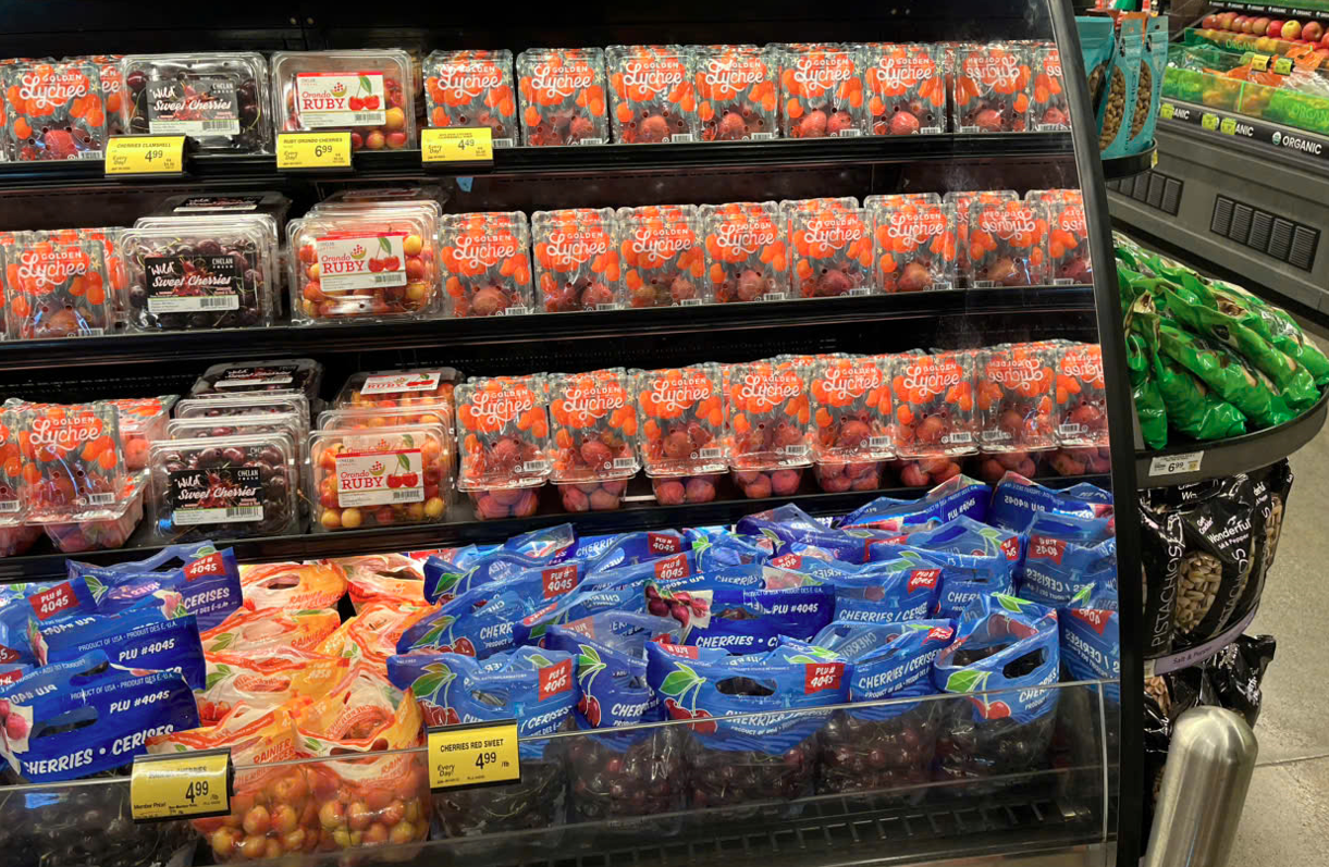 Schulter-Schulter-an-Spitze-Supermarkt-in-Amerika.png