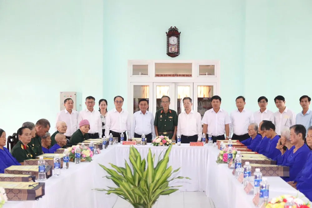 21-7-TTBBT-tham-nguoi-co-cong-3.jpg
