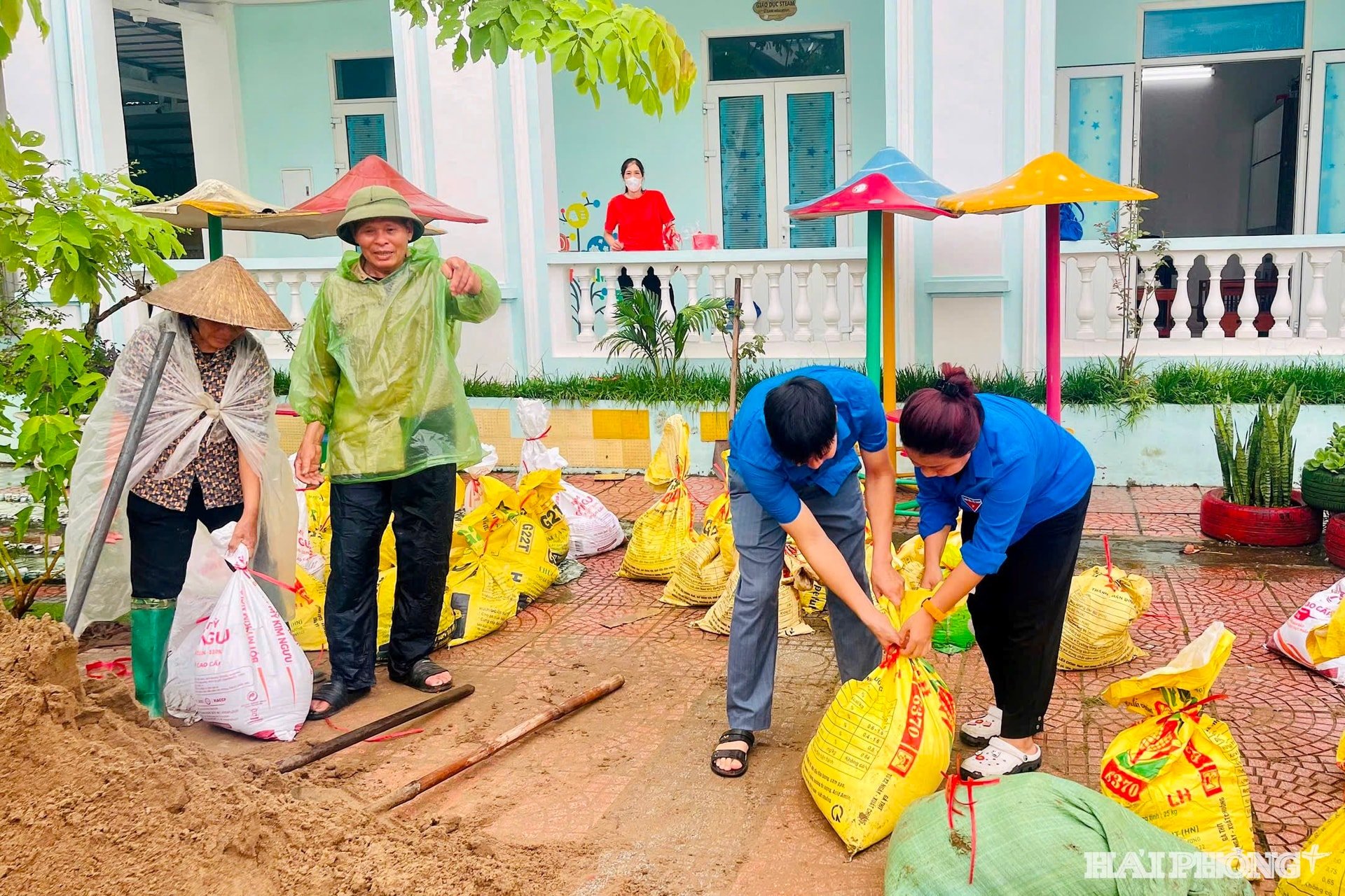 phuong-ai-quoc.jpg