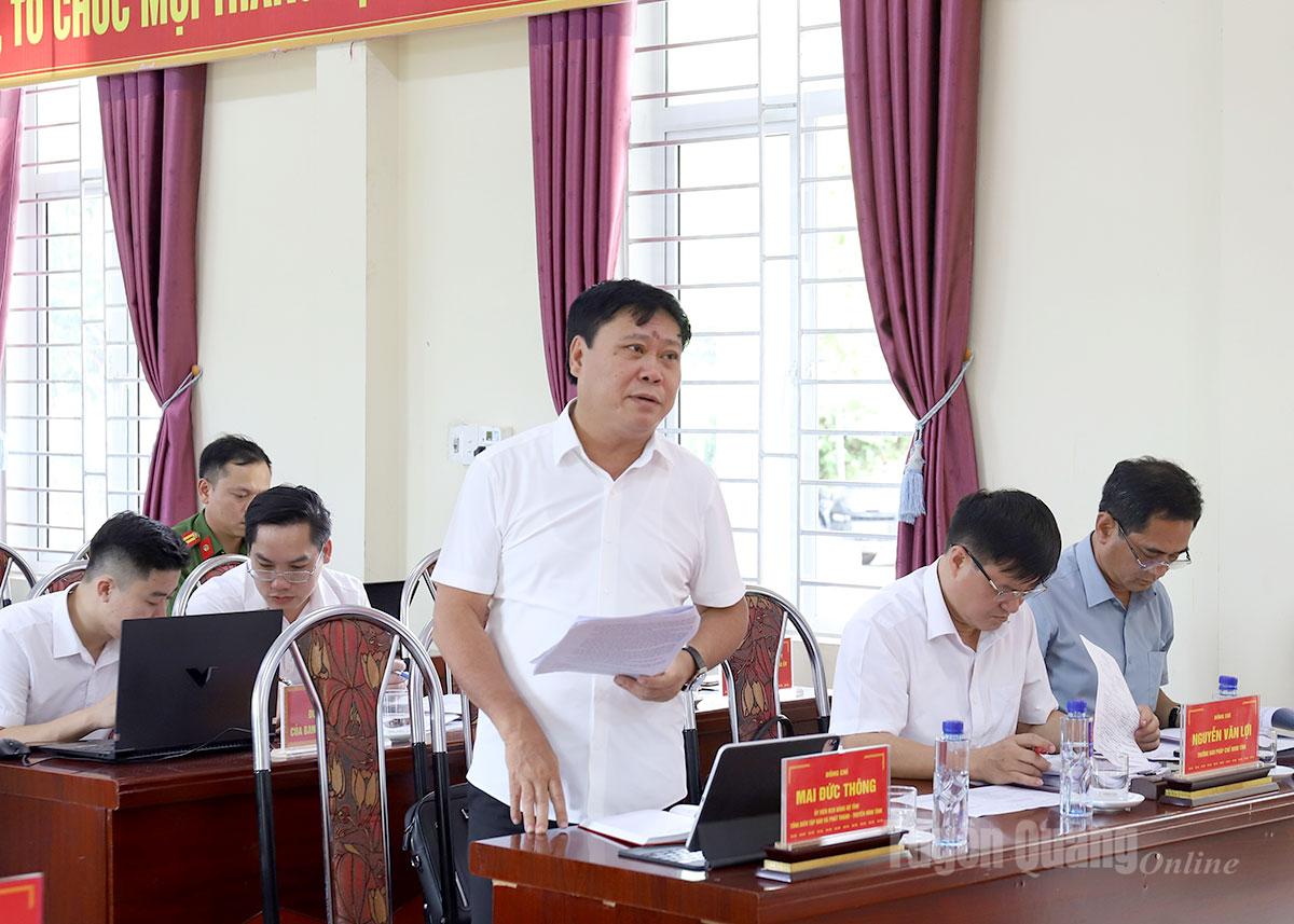Đồng chí Mai Đức Thông, Ủy viên BCH Đảng bộ tỉnh, Tổng Biên tập Báo và phát thanh, truyền hình Tuyên Quang phát biểu tại buổi làm việc.